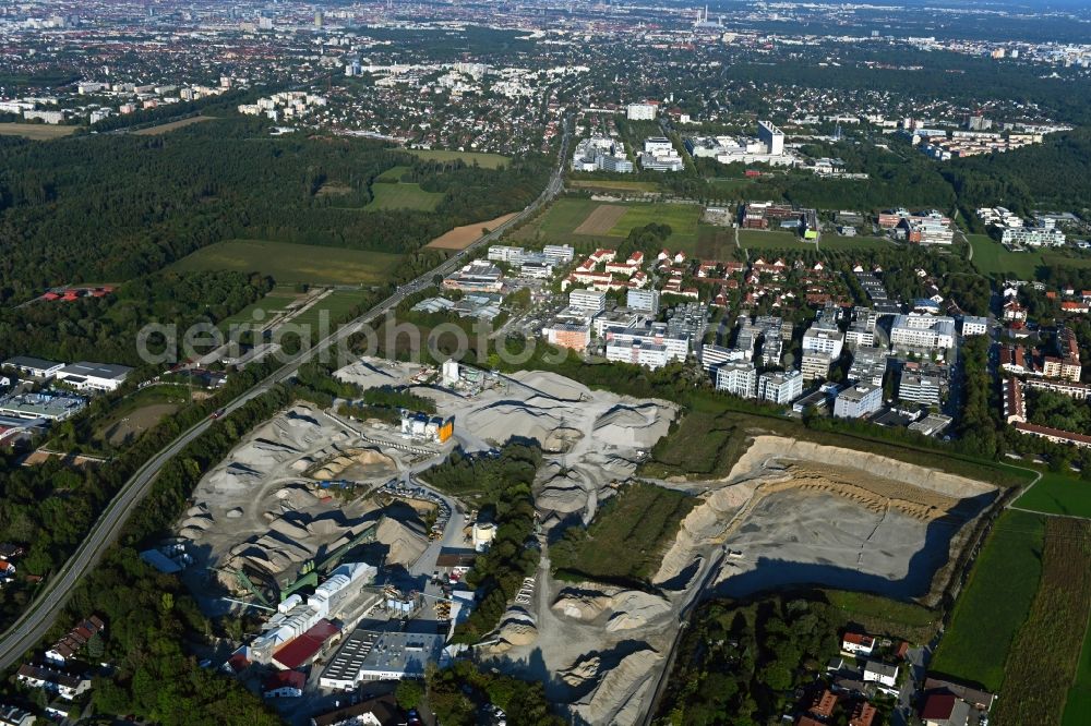 Aerial photograph Gräfelfing - Site and tailings area of the gravel mining of Bernhard Glueck Kies-Sand-Hartsteinsplitt GmbH in the district Lochham in Graefelfing in the state Bavaria, Germany