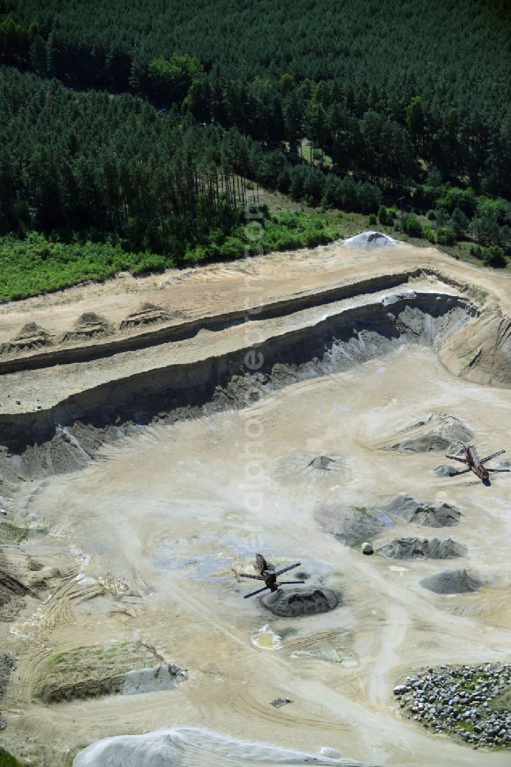 Aerial image Blumenholz - Site and tailings area of the gravel mining in Blumenholz in the state Mecklenburg - Western Pomerania