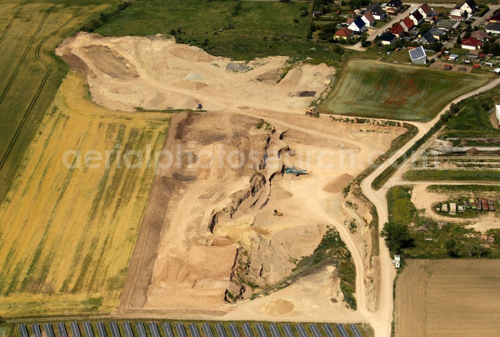 Aerial photograph Kalbsrieth - Site and tailings area of the gravel mining of Etzrodt GmbH & Co Am Umfluter in the district Kalbsrieth in Kalbsrieth in the state Thuringia, Germany