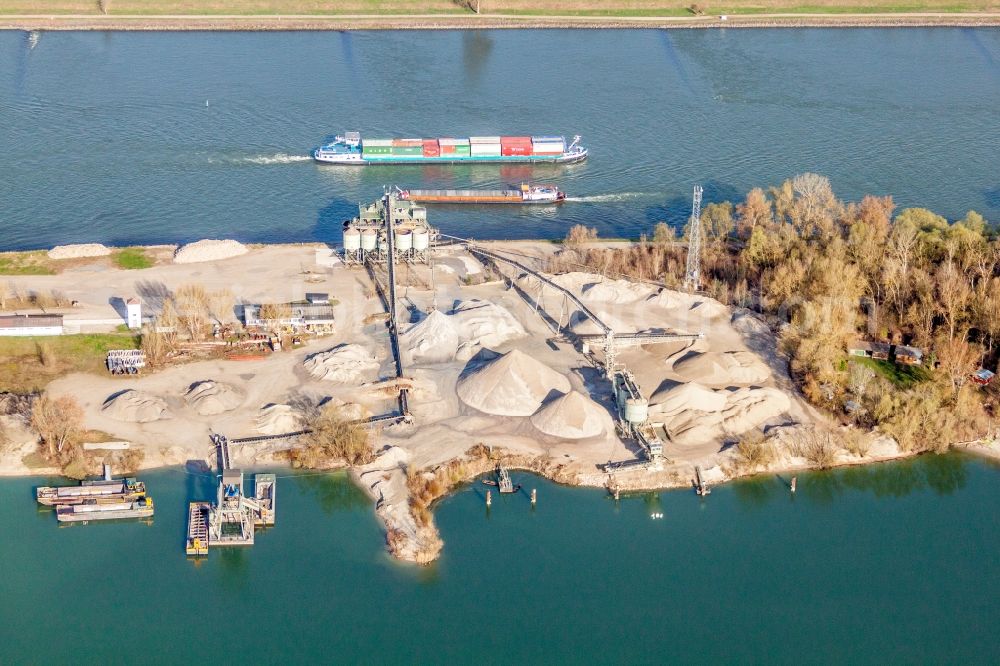 Aerial photograph Steinmauern - Site and tailings area of the gravel mining of for gravel between Rhine ond Goldkonal in Steinmauern in the state Baden-Wurttemberg, Germany