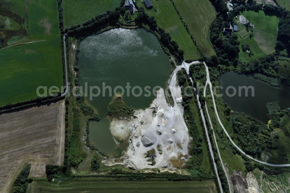 Aerial photograph Oeversee - Site and tailings area of the gravel mining of the Gonde Clausen Kies- und Betonwerk Oeversee GmbH in Oeversee in the state Schleswig-Holstein