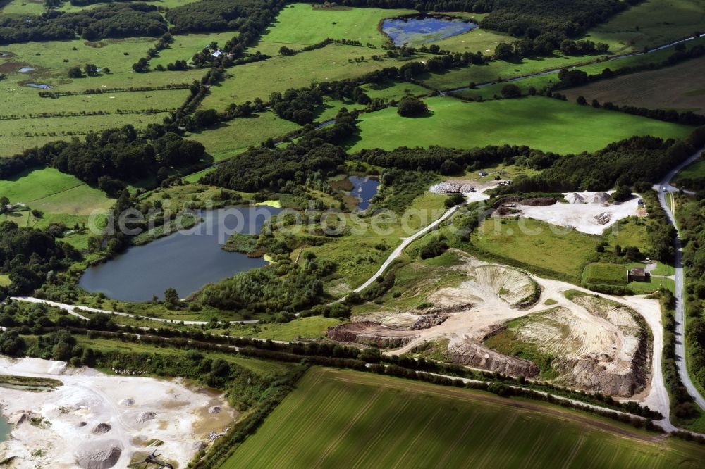 Aerial photograph Oeversee - Site and tailings area of the gravel mining of the Gonde Clausen Kies- und Betonwerk Oeversee GmbH in Oeversee in the state Schleswig-Holstein