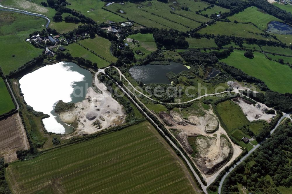 Aerial image Oeversee - Site and tailings area of the gravel mining of the Gonde Clausen Kies- und Betonwerk Oeversee GmbH in Oeversee in the state Schleswig-Holstein