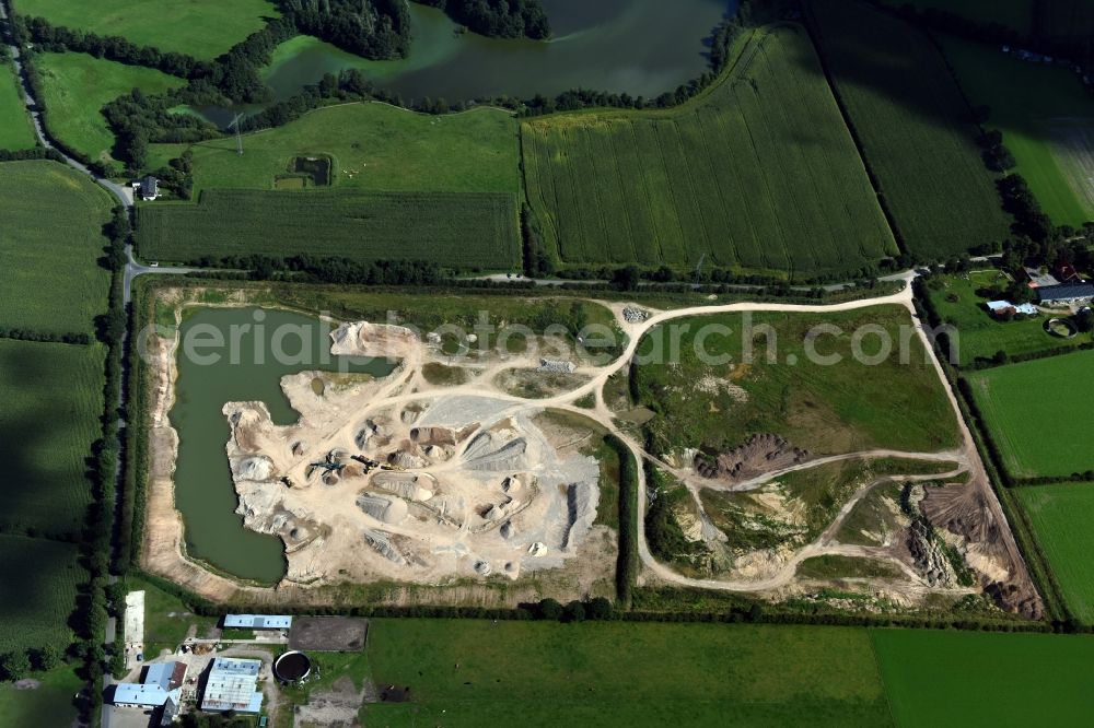 Aerial image Oeversee - Site and tailings area of the gravel mining of the Gonde Clausen Kies- und Betonwerk Oeversee GmbH at the Sankelmarker lake in Oeversee in the state Schleswig-Holstein