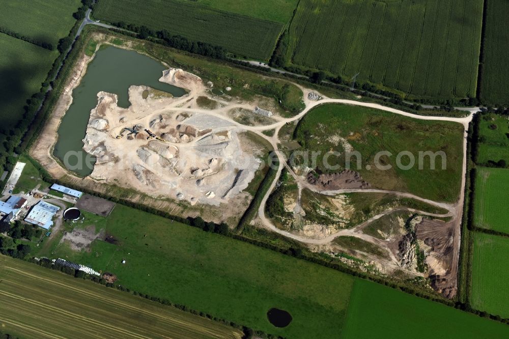 Aerial photograph Oeversee - Site and tailings area of the gravel mining of the Gonde Clausen Kies- und Betonwerk Oeversee GmbH at the Sankelmarker lake in Oeversee in the state Schleswig-Holstein