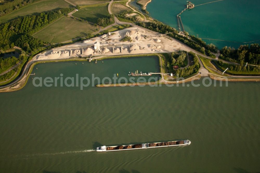 Aerial image Rheinau - Site and tailings area of the gravel mining and sailing club Honau in Rheinau in the state Baden-Wuerttemberg