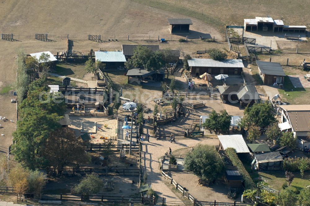 Aerial image Ribbeck - Blick auf den Kinderbauernhof Marienhof an der Marienhofstraße in Ribbeck