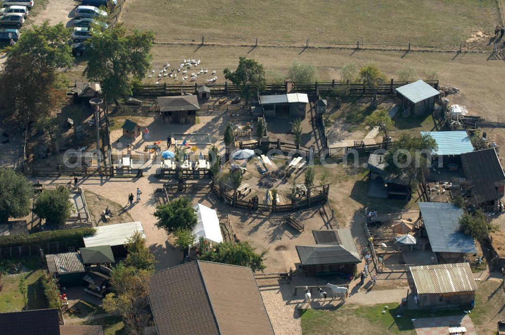 Ribbeck from above - Blick auf den Kinderbauernhof Marienhof an der Marienhofstraße in Ribbeck