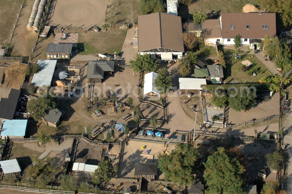 Ribbeck from above - Blick auf den Kinderbauernhof Marienhof an der Marienhofstraße in Ribbeck