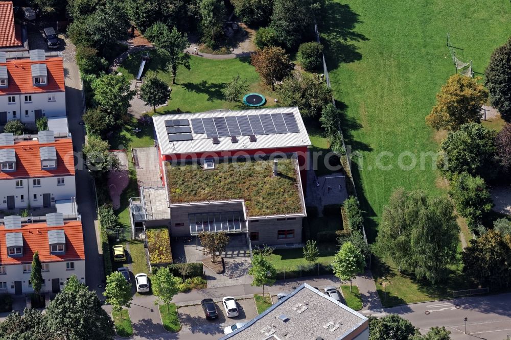 Neuried from the bird's eye view: Kinderhaus at the Zugspitzstrasse in Neuried in the state of Bavaria