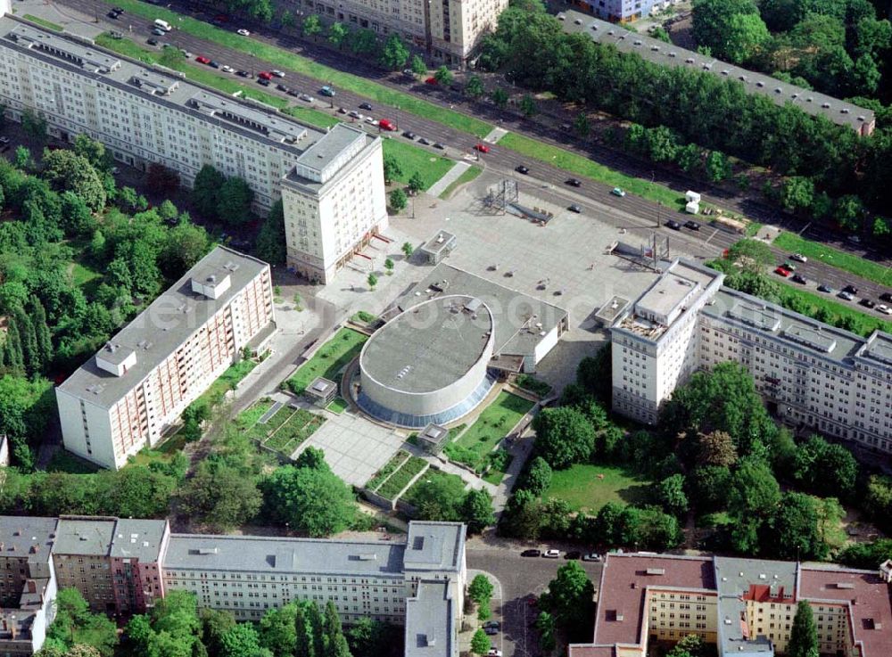 Aerial image Berlin - Friedrichhain - Kino Kosmos in Berlin - Friedrichshain.