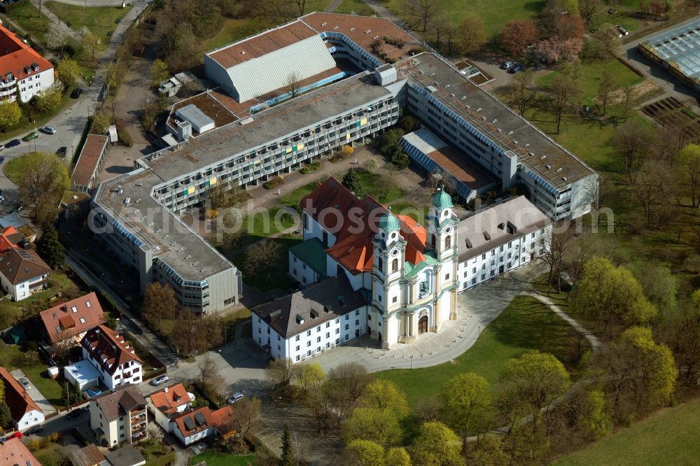 München from the bird's eye view: Building the retirement home on St.-Michael-Strasse and place Johann-Michael-Fischer-Platz in the district Berg am Laim in Munich in the state Bavaria, Germany