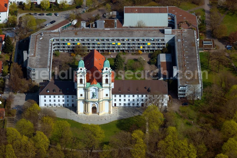 Aerial image München - Building the retirement home on St.-Michael-Strasse and place Johann-Michael-Fischer-Platz in the district Berg am Laim in Munich in the state Bavaria, Germany