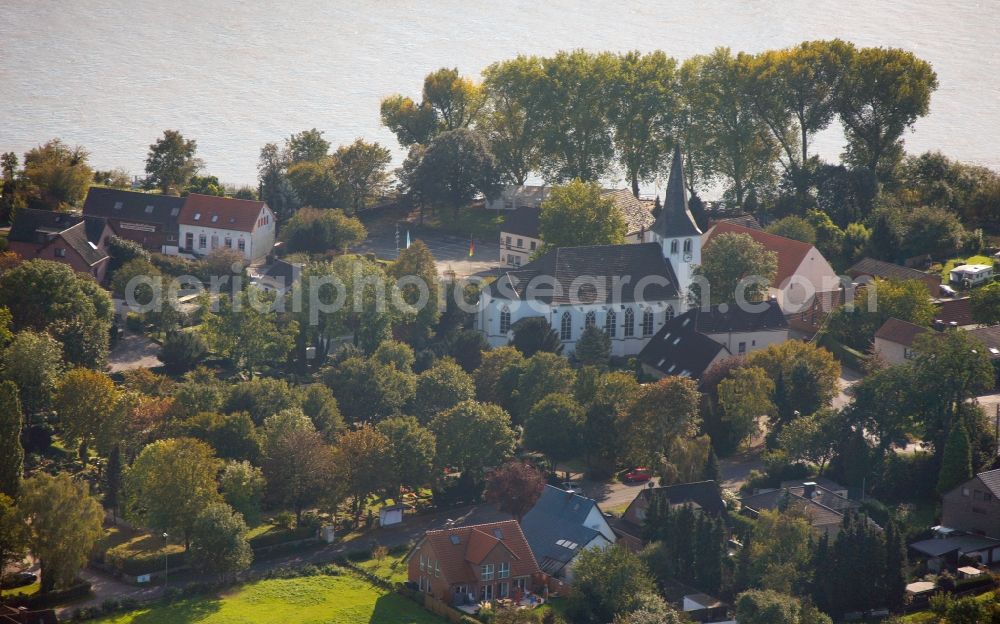 Aerial photograph Voerde - View of the churh Goetterswickerhamm in Voerde in the state of North Rhine-Westphalia