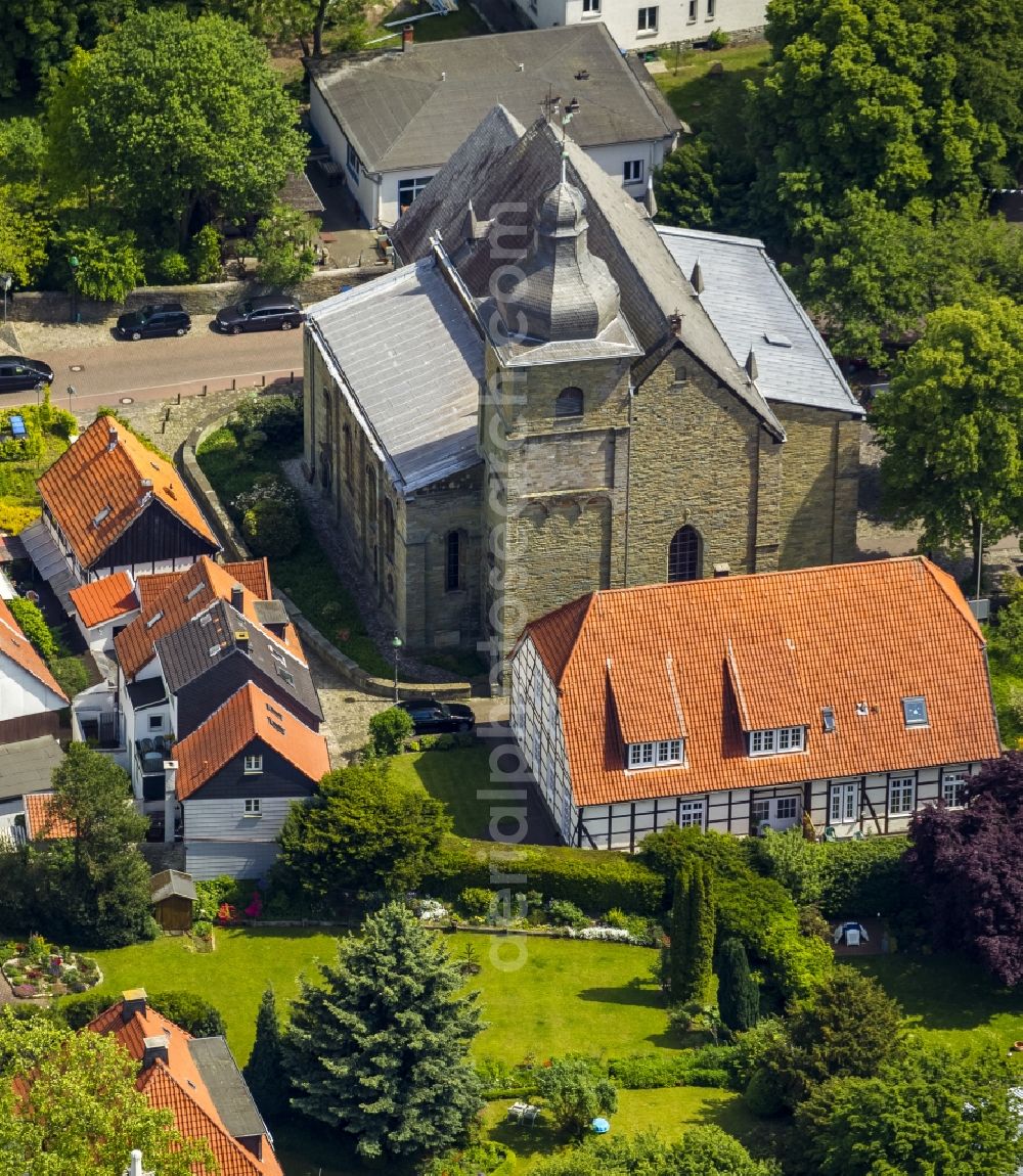 Aerial image Soest - Church of Our Lady to the height in the center of the old town in Soest in North Rhine-Westphalia