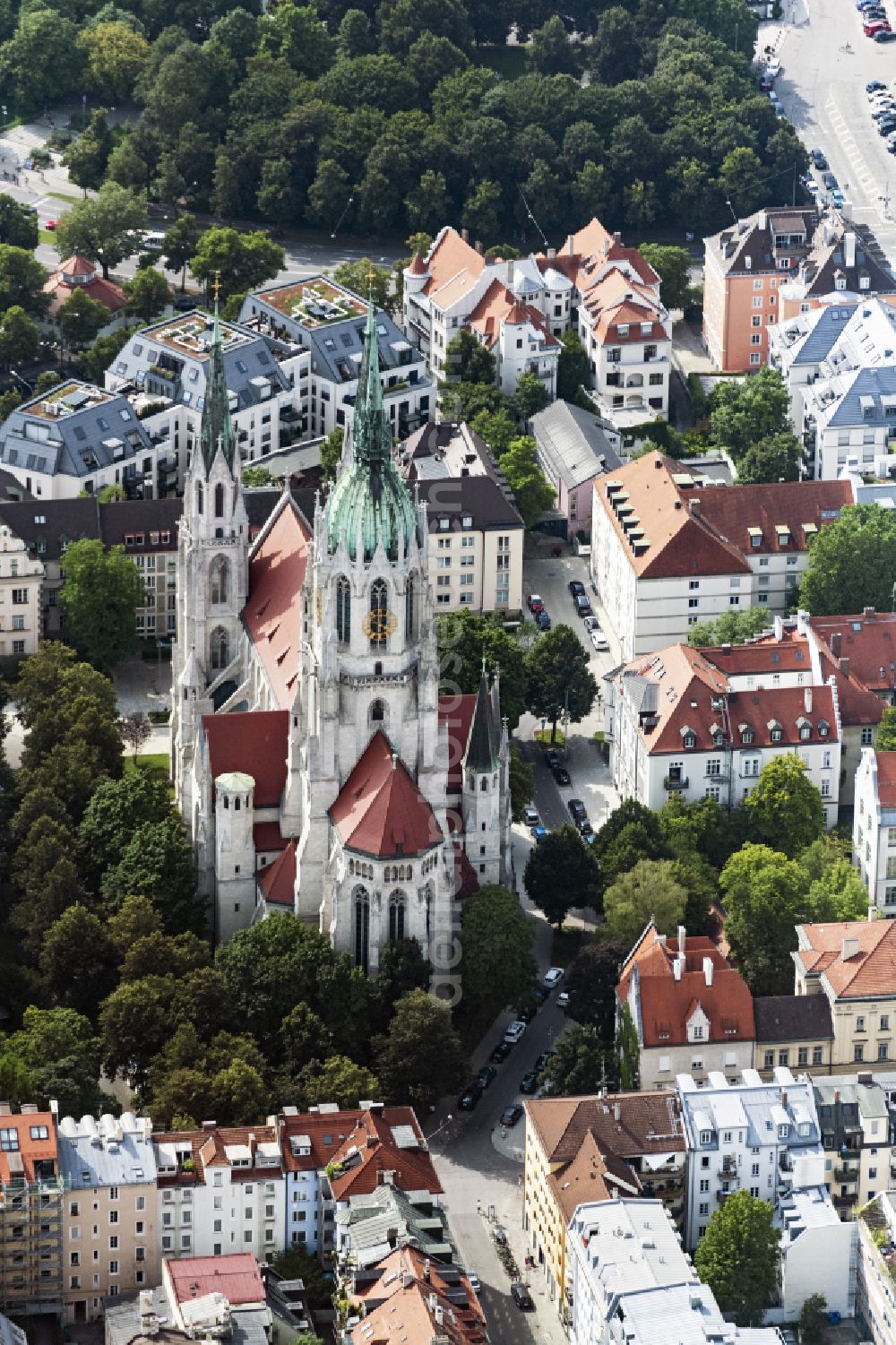 München from the bird's eye view: Church building St. Paul on St.-Pauls-Platz in the district Ludwigsvorstadt-Isarvorstadt in Munich in the state Bavaria, Germany