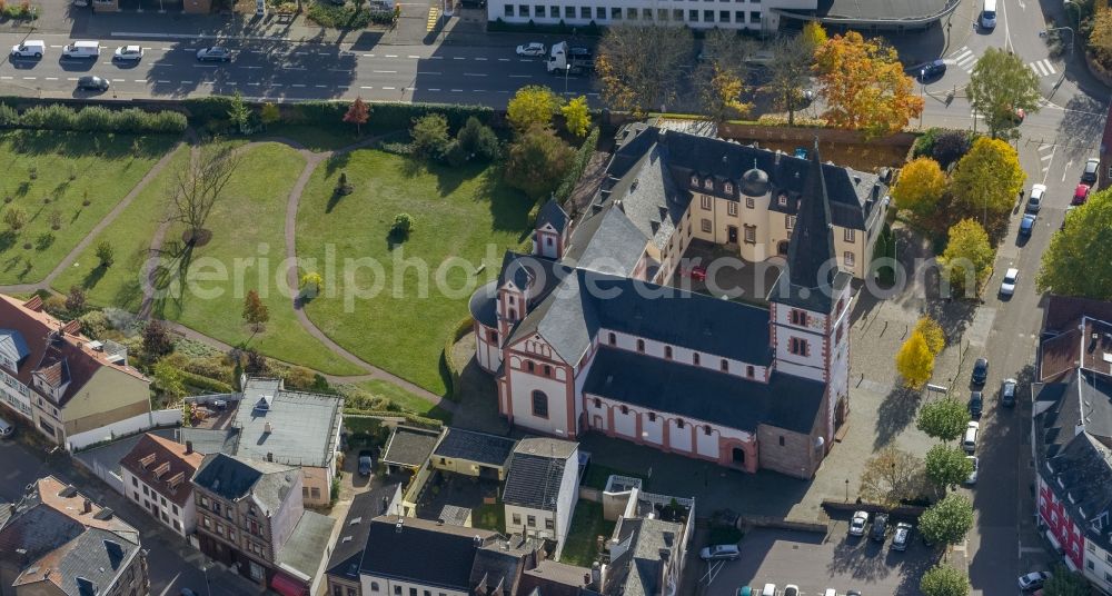 Mettlach from the bird's eye view: Church of St. Peter-a three-aisled late Romanesque basilica in Mettlach in Saarland