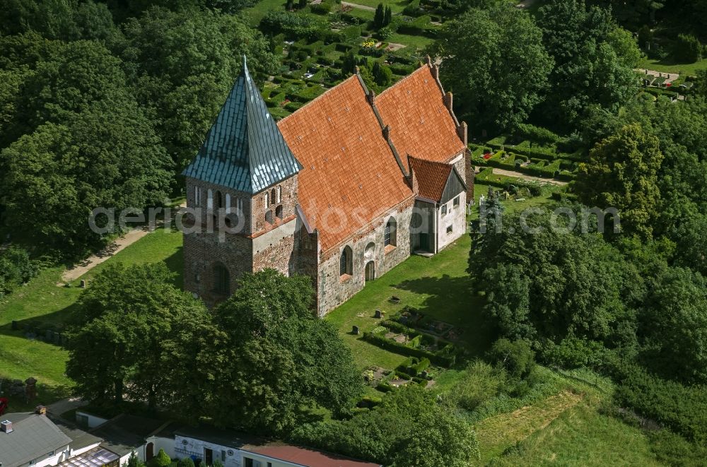 Glowe OT Bobin from above - View of the church Sankt Pauli in the district of Bobbin in the town Glowe on the island Ruegen in Mecklenburg-West Pomerania