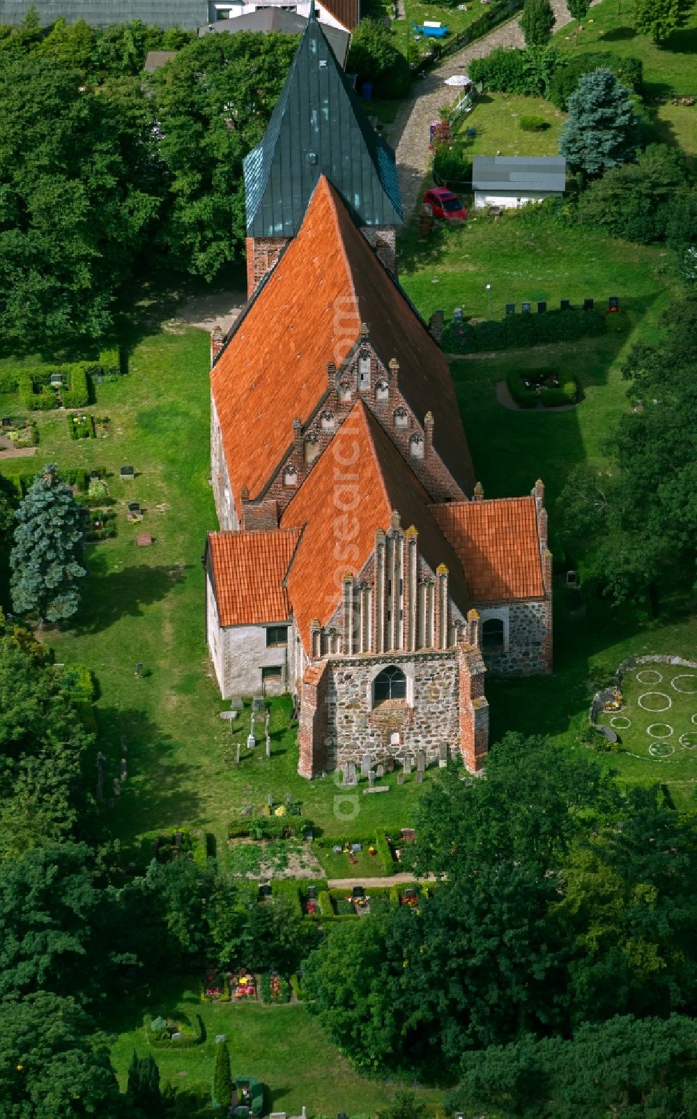 Glowe OT Bobin from the bird's eye view: View of the church Sankt Pauli in the district of Bobbin in the town Glowe on the island Ruegen in Mecklenburg-West Pomerania