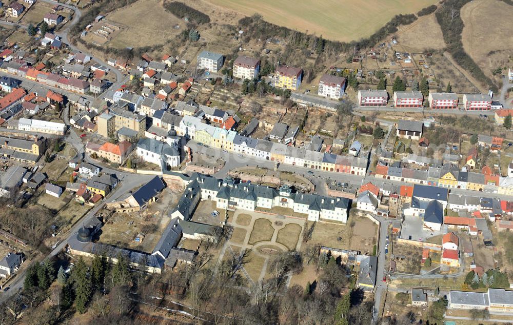 Manetin from above - Das Schloss Manetin und die Kirche in der Stadt Manetin in der Region Plzensky kraj / Pilsen in Tschechien / Tschechische Republik. The castle Manetin and the church in the town Manetin in the region Plzensky kraj / Pilsen in Czechia / Czech Republic.