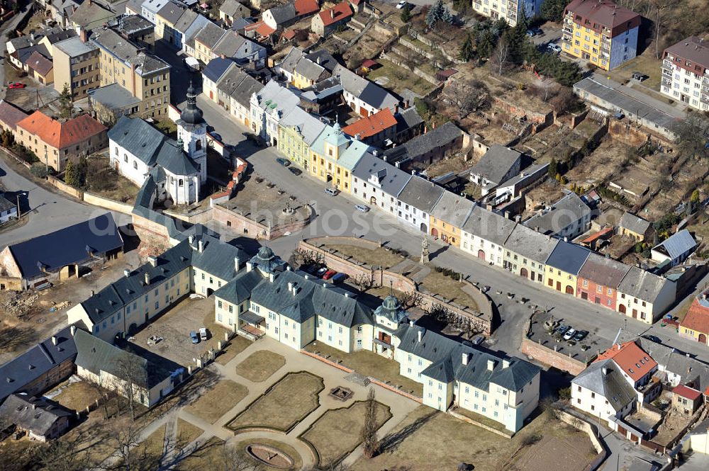 Aerial image Manetin - Das Schloss Manetin und die Kirche in der Stadt Manetin in der Region Plzensky kraj / Pilsen in Tschechien / Tschechische Republik. The castle Manetin and the church in the town Manetin in the region Plzensky kraj / Pilsen in Czechia / Czech Republic.