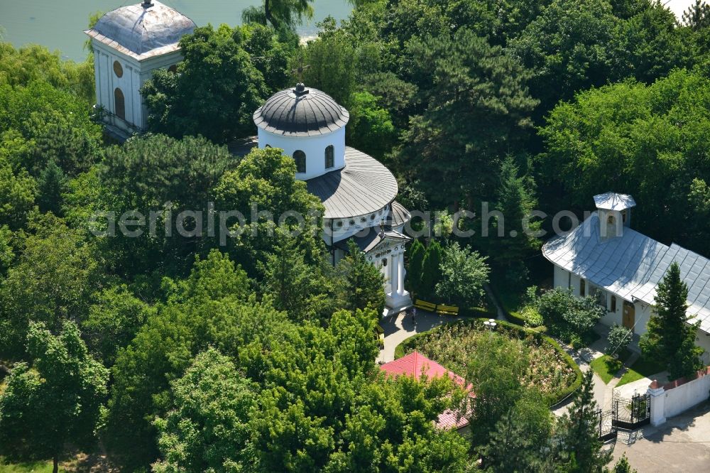 Aerial photograph Bukarest - Church on the banks of Lacul Tei in the city center of the capital, Bucharest, Romania