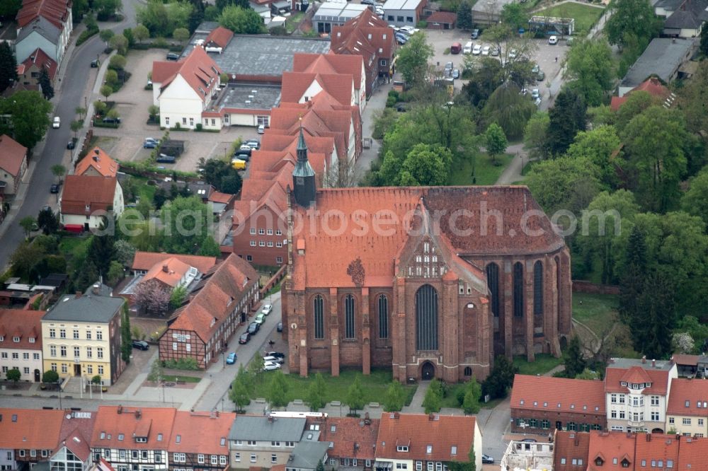 Aerial photograph Bad Wilsnack - View of the church Wunderblutkirche St. Nicholas in Bad Wilsnack in Brandenburg. The church, which was completed in 1525, is the landmark of the city and was the most famous pilgrimage destination in Northern Europe