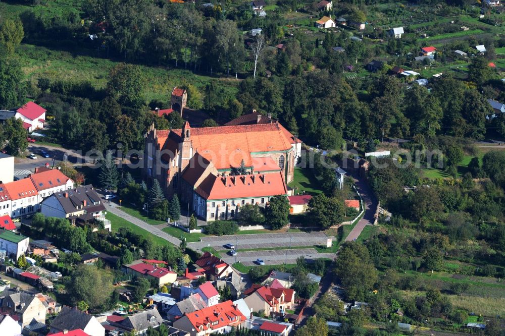 Chojna from the bird's eye view: Church Kosciol pw Swietej Trojcy -. Holy Trinity Church in Chojna formerly Konigsberg in Neumark in Poland