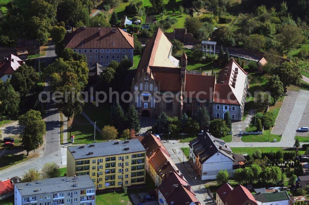 Chojna from the bird's eye view: Church Kosciol pw Swietej Trojcy -. Holy Trinity Church in Chojna formerly Konigsberg in Neumark in Poland