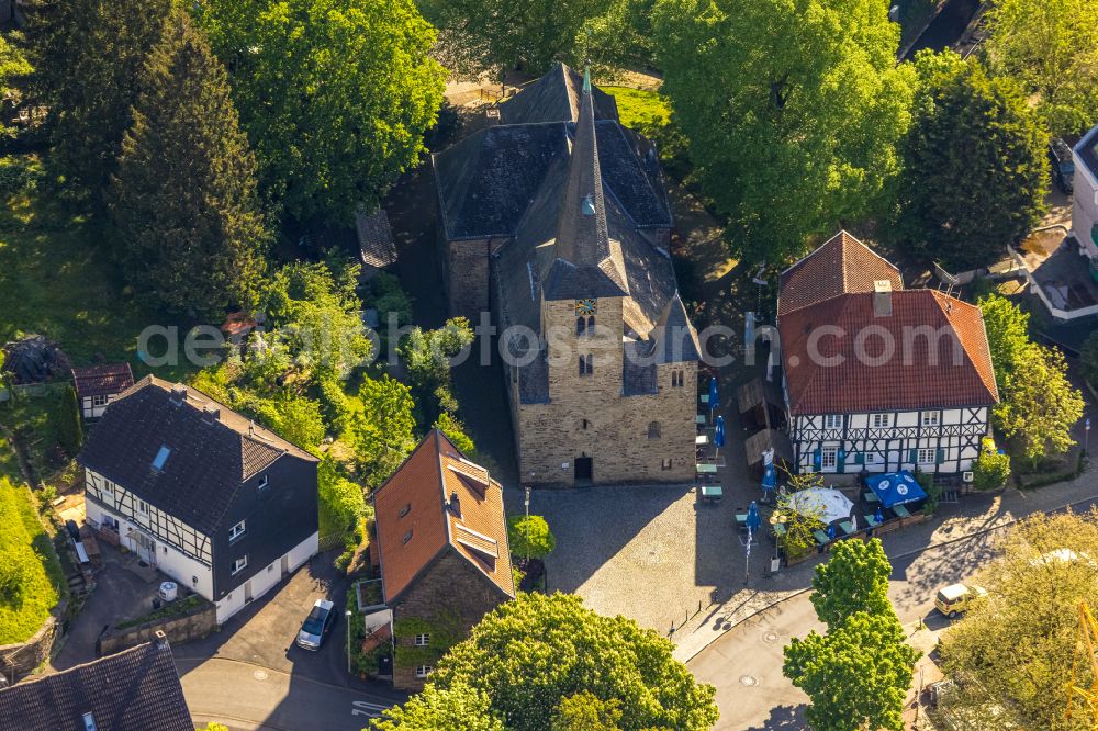 Aerial photograph Wetter (Ruhr) - Church building of Evangelische Kirchengemeinde Wengern on Kirchstrasse in the district Wengern in Wetter (Ruhr) in the state North Rhine-Westphalia, Germany