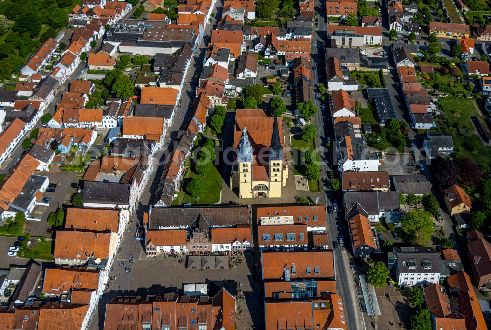 Aerial image Lemgo - Church building of the St. Nicolai-Kirche on Papenstrasse in Lemgo in the state North Rhine-Westphalia, Germany