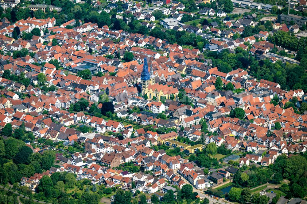 Lemgo from the bird's eye view: Church building of the St. Nicolai-Kirche on Papenstrasse in Lemgo in the state North Rhine-Westphalia, Germany