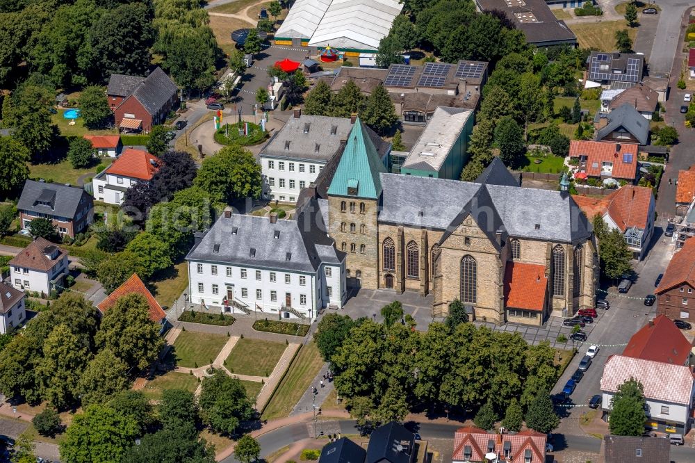 Aerial image Wadersloh - Church building Abteikriche Ss. Cosmas und Donian Liesborn on Abteiring in Wadersloh in the state North Rhine-Westphalia, Germany