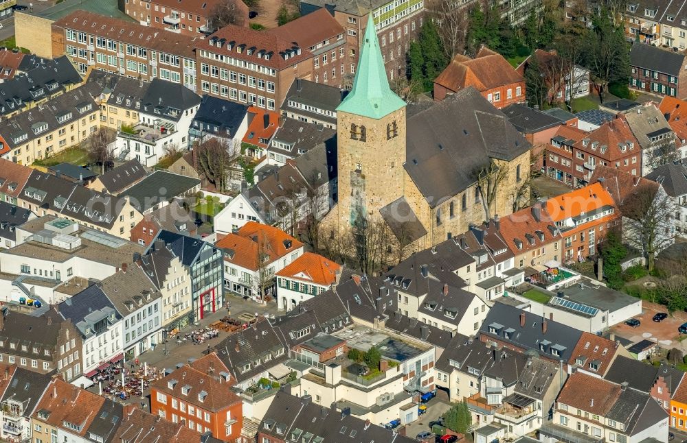 Dorsten from the bird's eye view: Church building St. Agatha on Markt in Dorsten in the state North Rhine-Westphalia, Germany