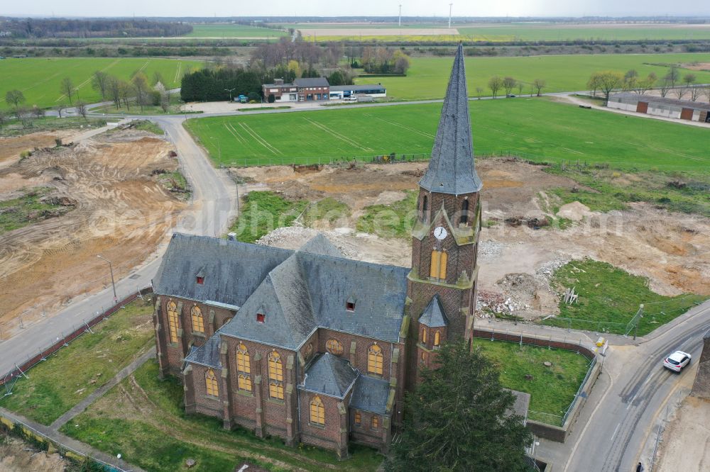 Aerial image Manheim - Church building St. Albanus and Leonhardus on street Buirer Strasse in Manheim in the state North Rhine-Westphalia, Germany