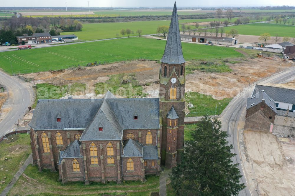 Aerial image Manheim - Church building St. Albanus and Leonhardus on street Buirer Strasse in Manheim in the state North Rhine-Westphalia, Germany