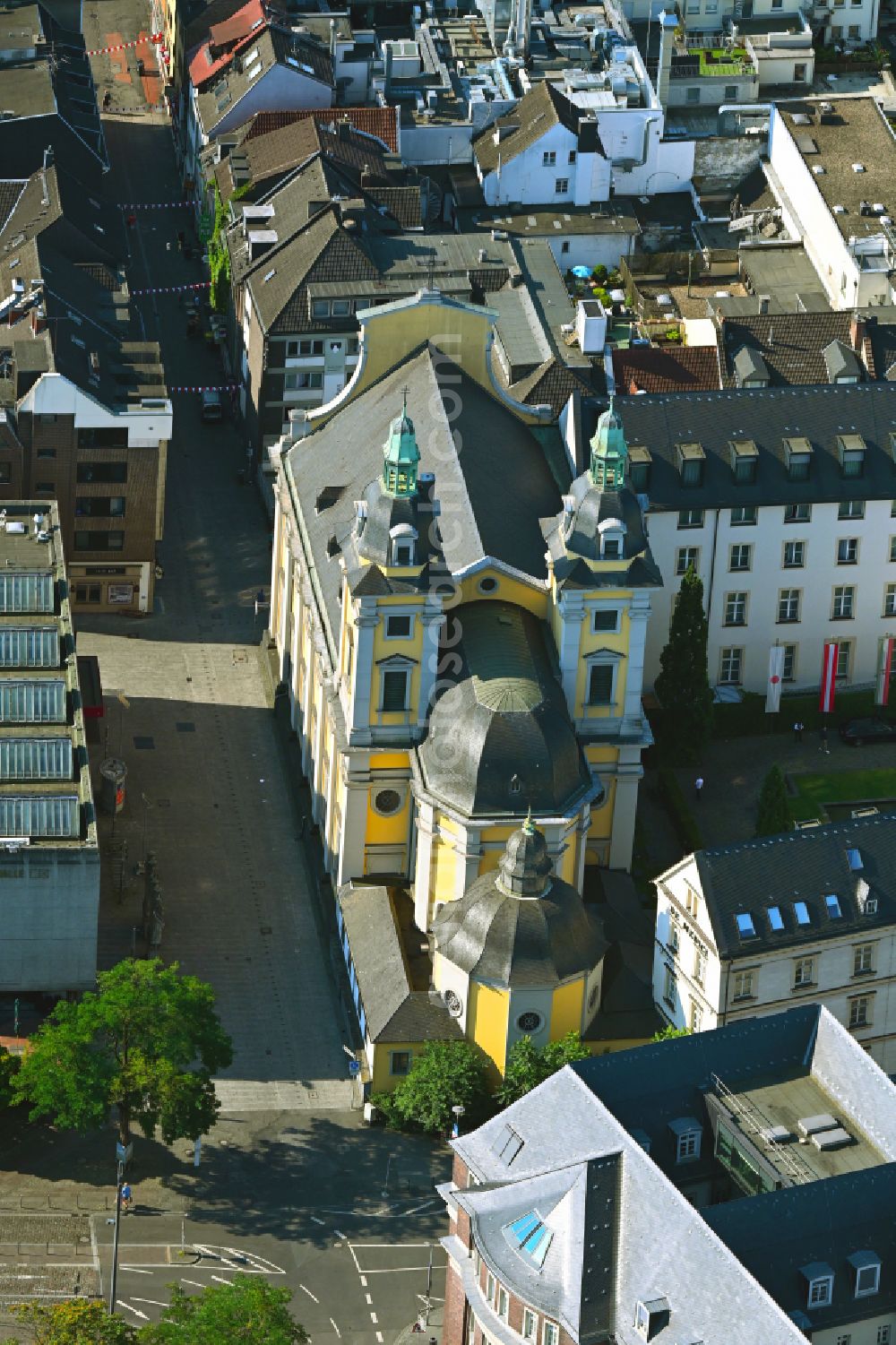 Aerial image Düsseldorf - Church building in St. Andreas Old Town- center of downtown on street Andreasstrasse in the district Altstadt in Duesseldorf at Ruhrgebiet in the state North Rhine-Westphalia, Germany