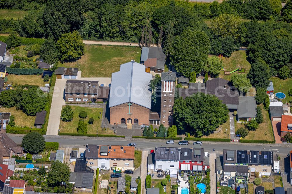 Habinghorst from above - Church building St. Barbara on street In der Wanne in Habinghorst at Ruhrgebiet in the state North Rhine-Westphalia, Germany