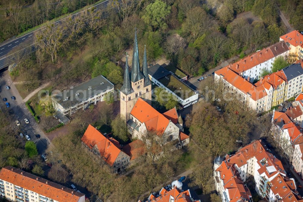 Hannover from the bird's eye view: Church building of the Bethlehem church in the district of Linden-Limmer in Hannover in the federal state Lower Saxony, Germany