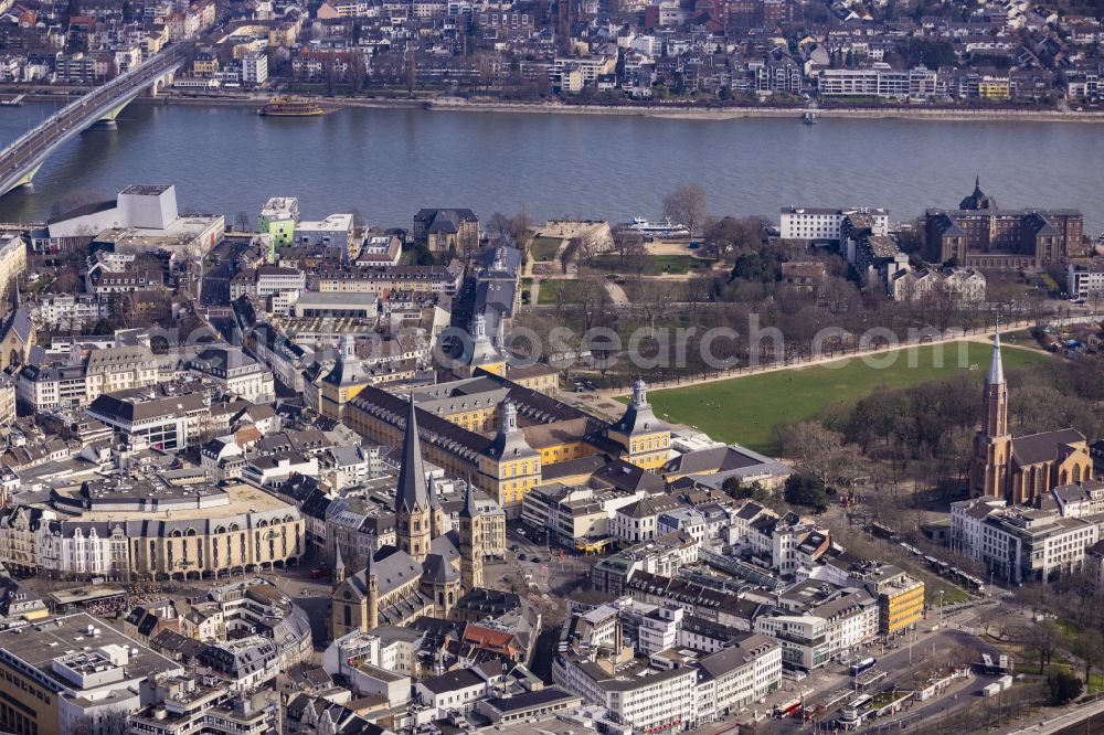 Aerial image Zentrum - Church building of the cathedral of Bonner Muenster on Martinsplatz in the district Zentrum in Bonn in the state North Rhine-Westphalia, Germany