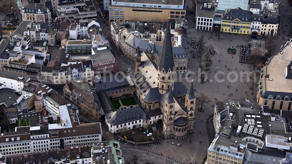 Aerial photograph Bonn - Church building of the cathedral of Bonner Muenster on Muensterplatz in Bonn in the state North Rhine-Westphalia, Germany