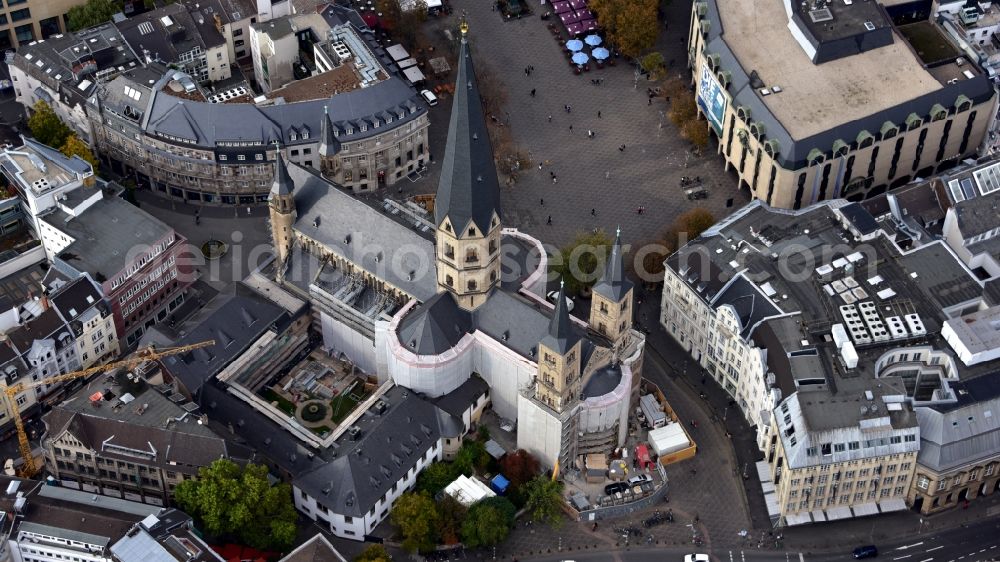 Bonn from the bird's eye view: Church building of the cathedral of Bonner Muenster on Muensterplatz in Bonn in the state North Rhine-Westphalia, Germany