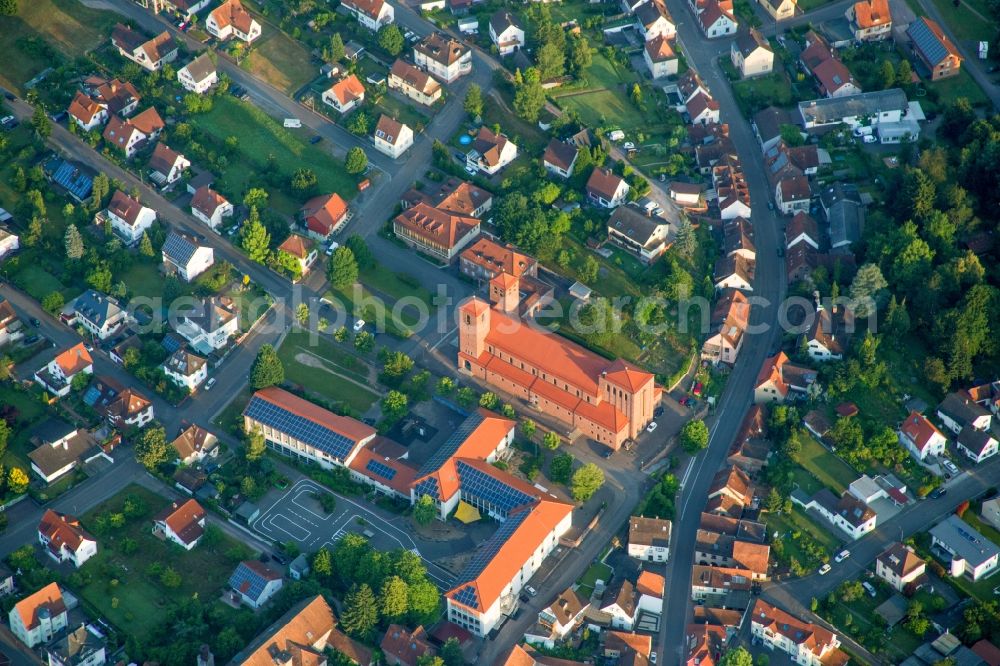 Hauenstein from the bird's eye view: Church building in of Christkoenigskirche Old Town- center of downtown in Hauenstein in the state Rhineland-Palatinate, Germany