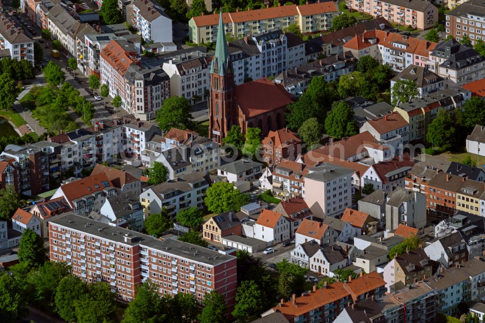 Aerial photograph Bremerhaven - Church building Christuskirche Bremerhaven-Geestemuende on street Schillerstrasse in the district Geestendorf in Bremerhaven in the state Bremen, Germany