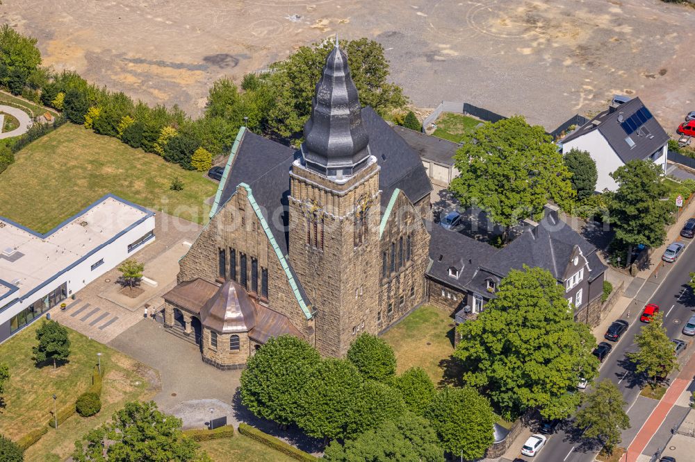 Velbert from above - Church building of Christuskirche on Gruenstrasse in Velbert in the state North Rhine-Westphalia, Germany