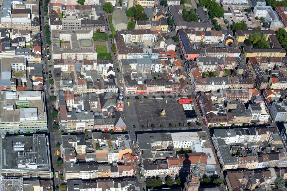 Aerial photograph Mannheim - Church buildings Citykirche Konkordien with Altes Rathaus on the market square of the inner city center in Mannheim in Baden-Wuerttemberg