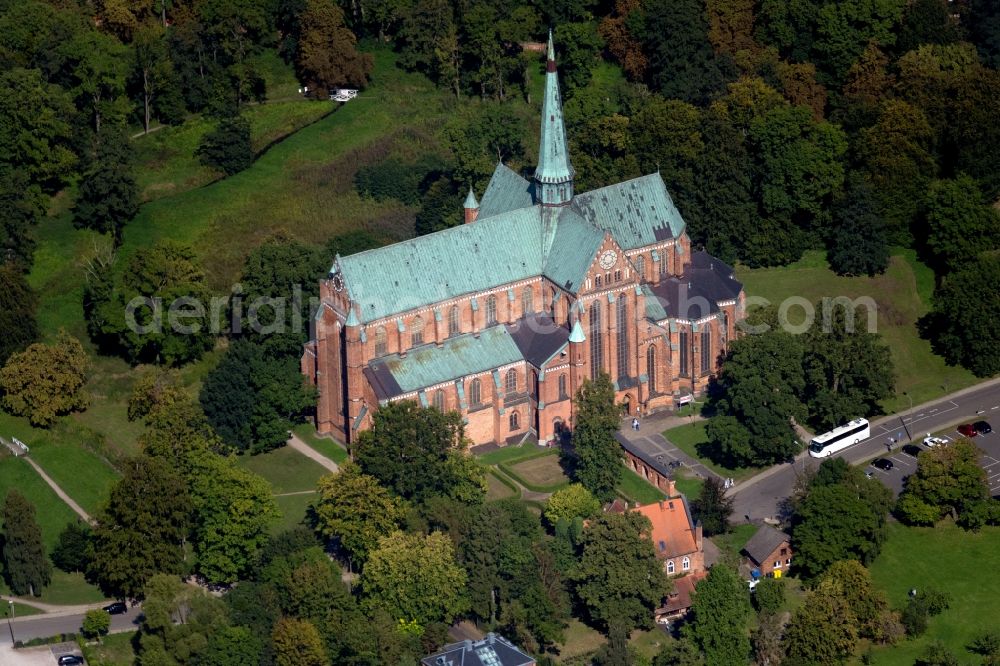 Aerial photograph Bad Doberan - Church building of the cathedral of Doberaner Muenster on Klosterstrasse in Bad Doberan in the state Mecklenburg - Western Pomerania, Germany