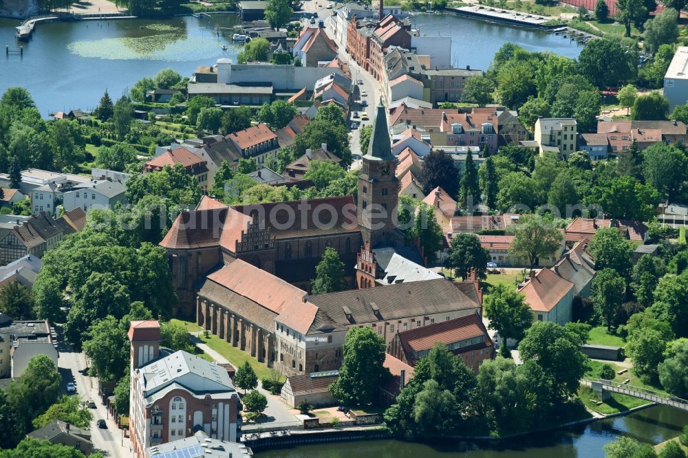 Brandenburg an der Havel from above - Church building of the cathedral to Brandenburg and the cathedral museum in Brandenburg to Havel in the federal state Brandenburg, Germany