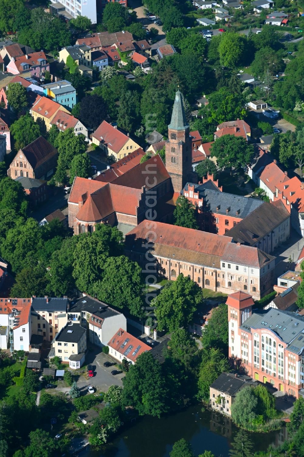 Aerial photograph Brandenburg an der Havel - Church building of the cathedral of Dom in Brandenburg an der Havel in the state Brandenburg, Germany