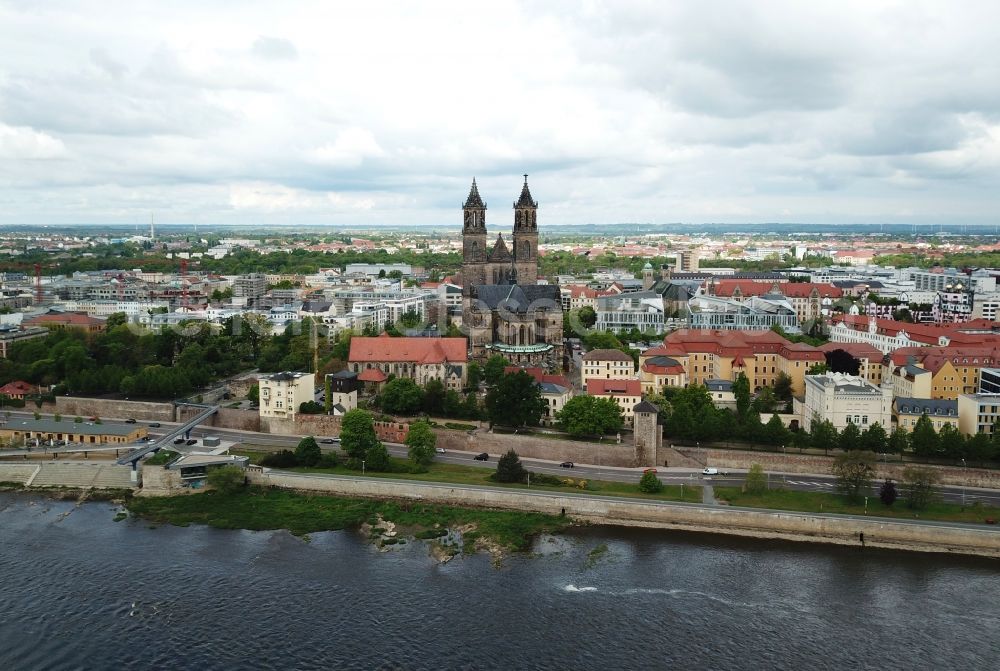 Aerial image Magdeburg - Church building of the cathedral of Dom zu Magdeburg in the district Altstadt in Magdeburg in the state Saxony-Anhalt